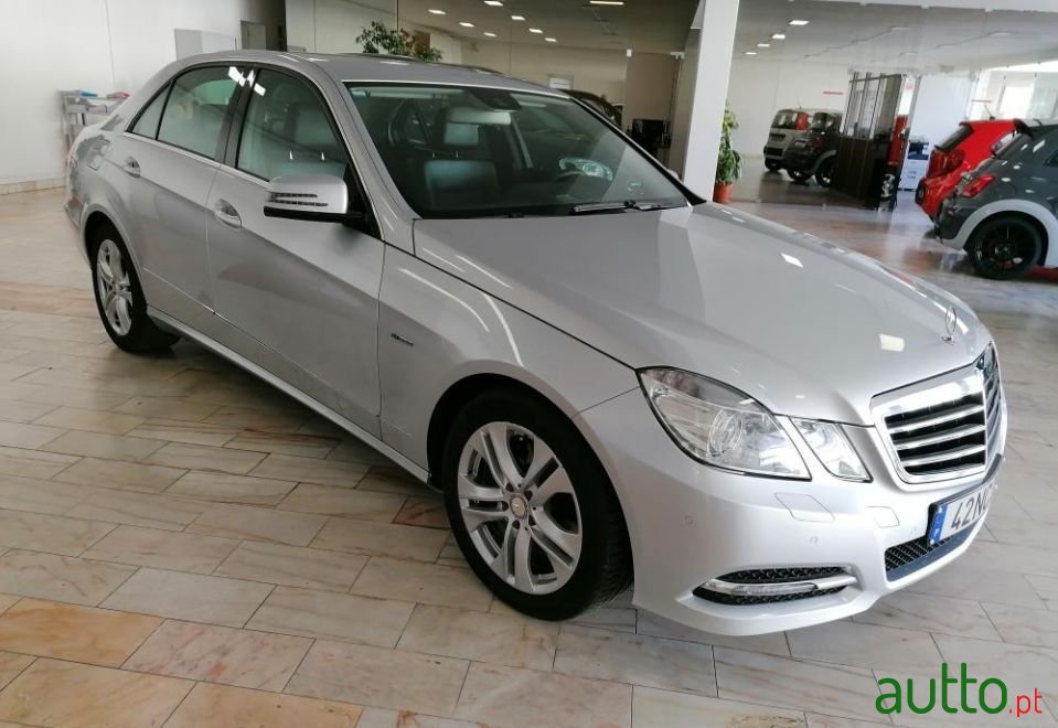 2012' Mercedes-Benz E-250 photo #1