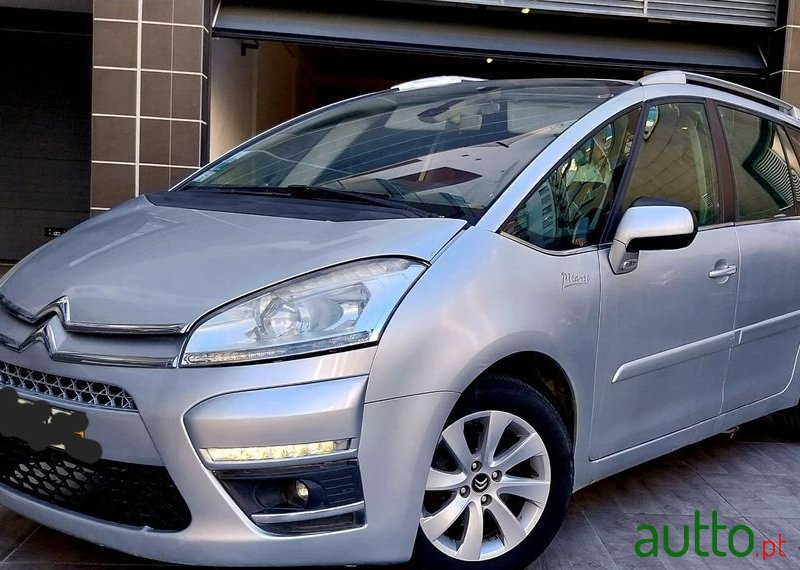 2012' Citroen C4 Grand Picasso photo #1