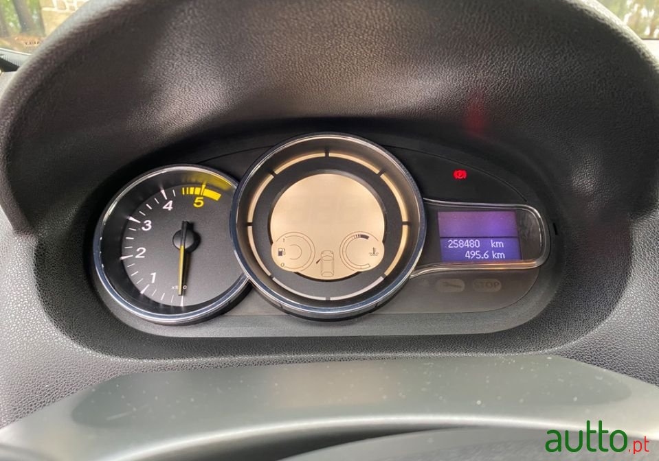 2013' Renault Megane photo #3