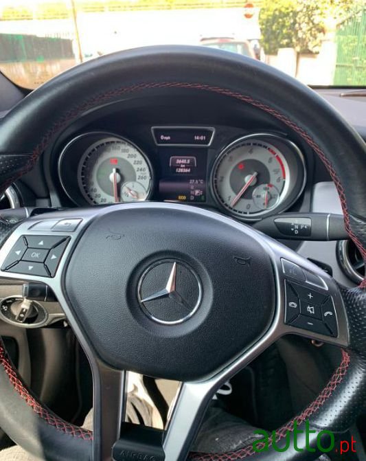 2015' Mercedes-Benz Gla-200 photo #2