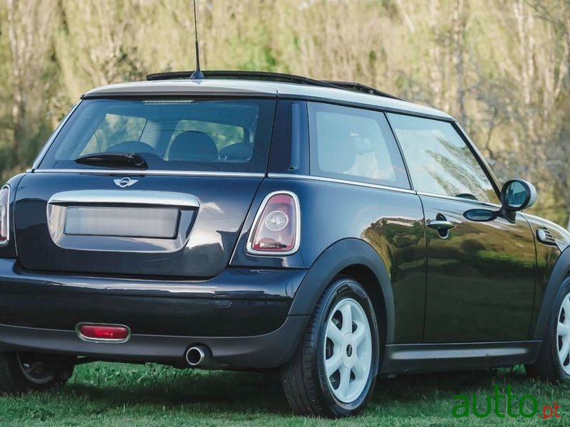 2008' MINI One 3 Portas photo #4