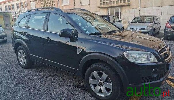 2009' Chevrolet Captiva 2.0 photo #3