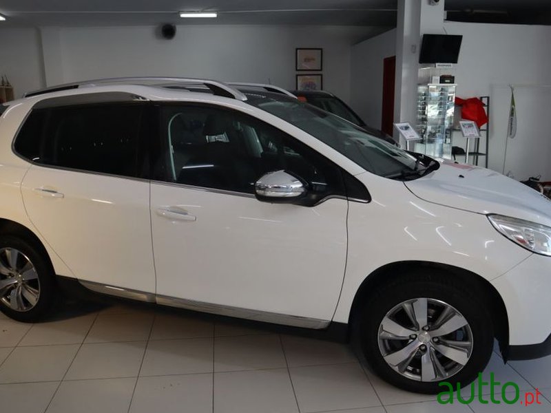 2015' Peugeot 2008 photo #5