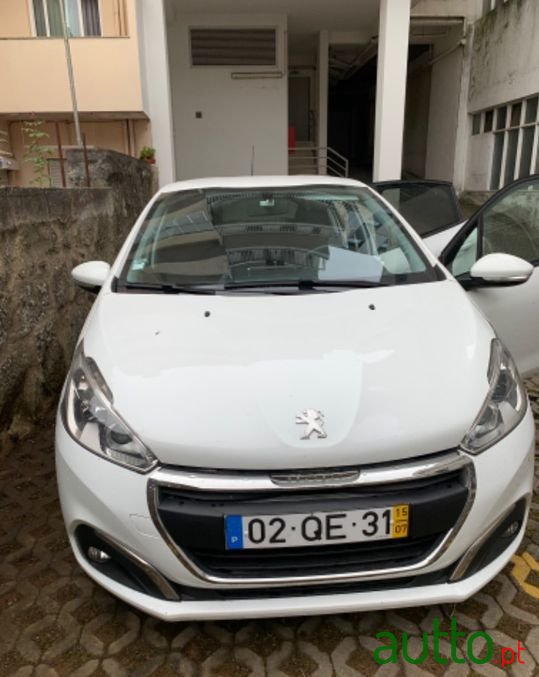 2015' Peugeot 208 photo #1