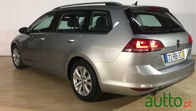 2016' Volkswagen Golf Variant photo #2
