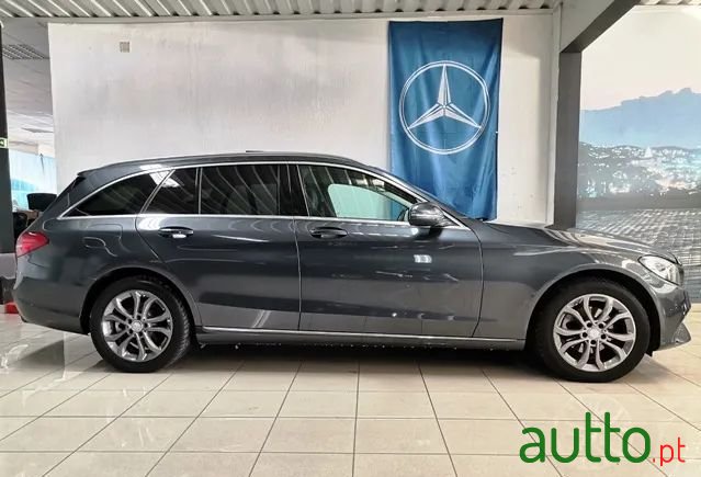 2016' Mercedes-Benz Classe C photo #3