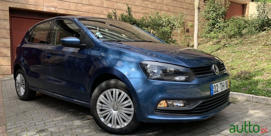 2017' Volkswagen Polo photo #1