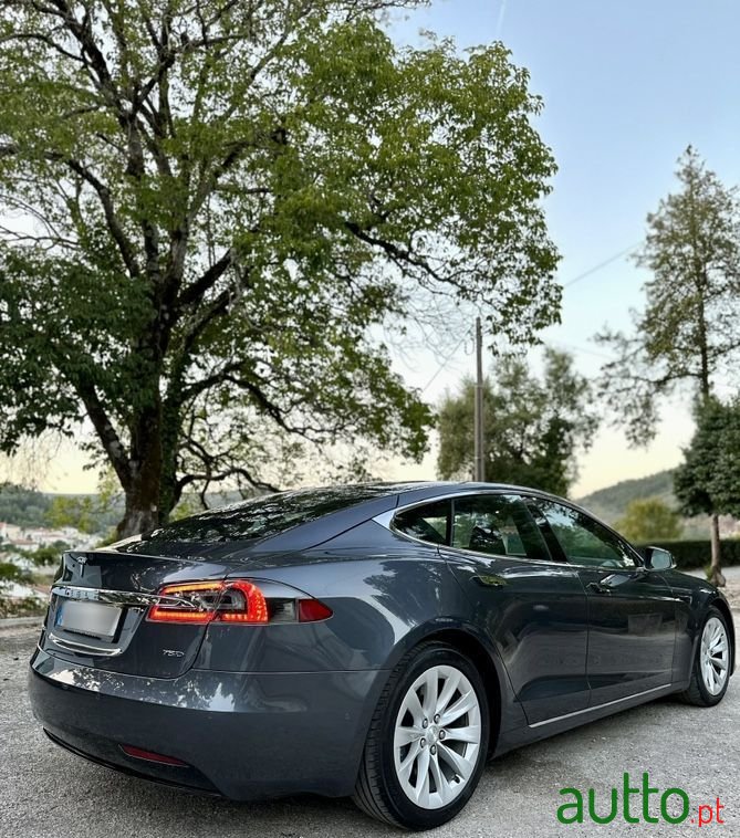 2018' Tesla Model S Standard Range photo #2