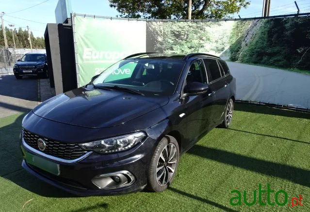 2019' Fiat Tipo Station Wagon photo #1