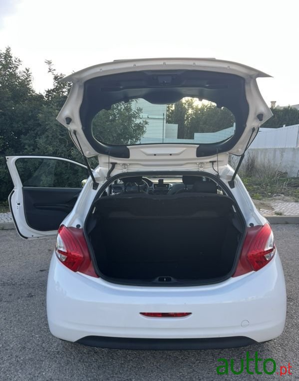 2014' Peugeot 208 1.0 Vti Access photo #5