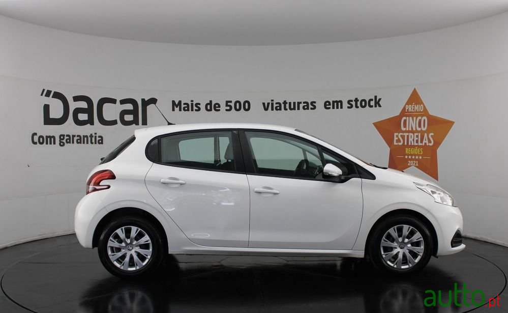 2020' Peugeot 208 photo #4