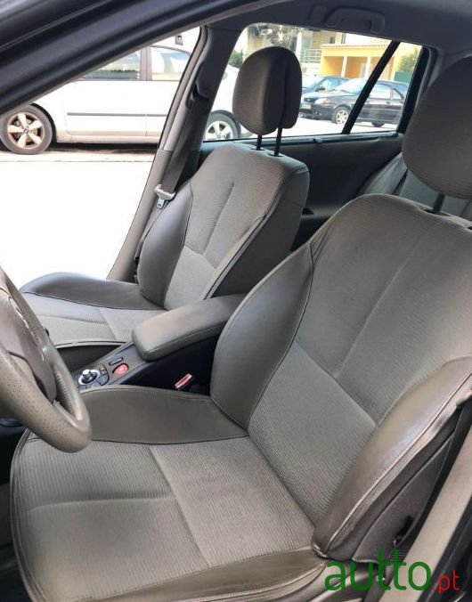 2006' Renault Laguna Break photo #2