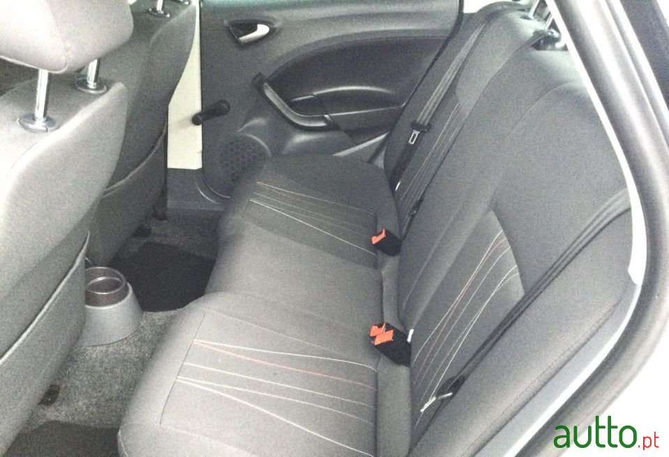 2012' SEAT Ibiza photo #4