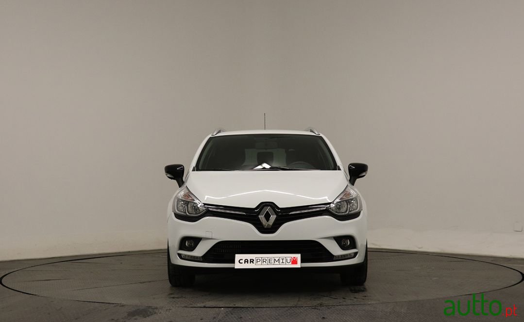 2020' Renault Clio Sport Tourer photo #2