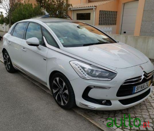 2012' Citroen DS5 photo #4