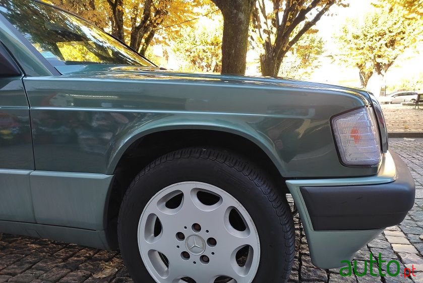 1993' Mercedes-Benz 190 photo #4