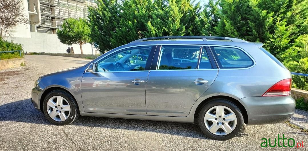 2010' Volkswagen Golf Variant photo #5