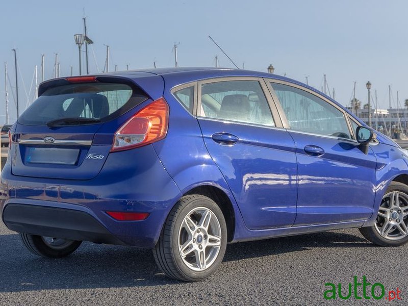 2014' Ford Fiesta photo #6