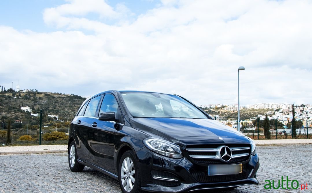 2015' Mercedes-Benz B-180 photo #1