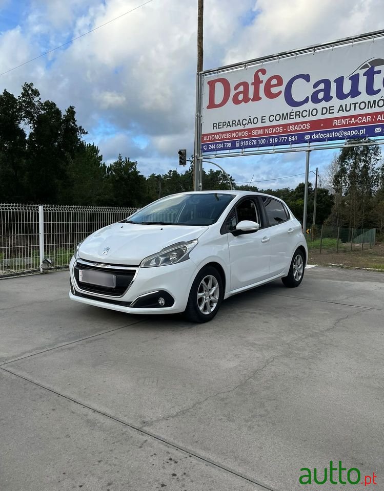 2016' Peugeot 208 photo #3