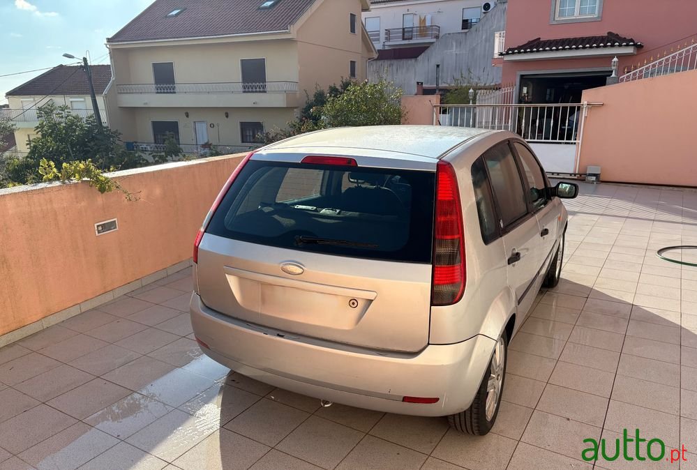 2005' Ford Fiesta photo #2