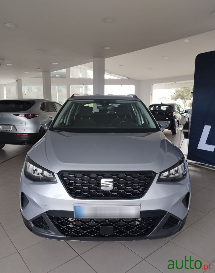 2024' SEAT Arona 1.0 Tsi Style Dsg photo #2