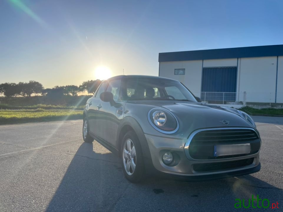 2018' MINI One photo #4