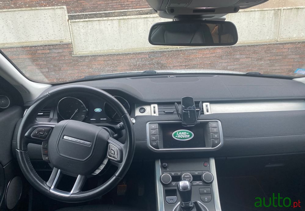 2019' Land Rover Range Rover Evoque photo #6