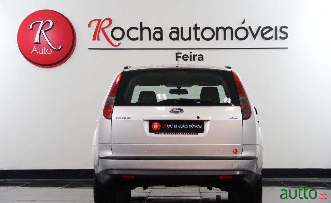 2005' Ford Focus Sw photo #4