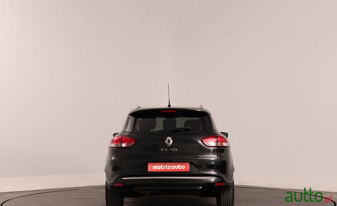 2019' Renault Clio Sport Tourer photo #5