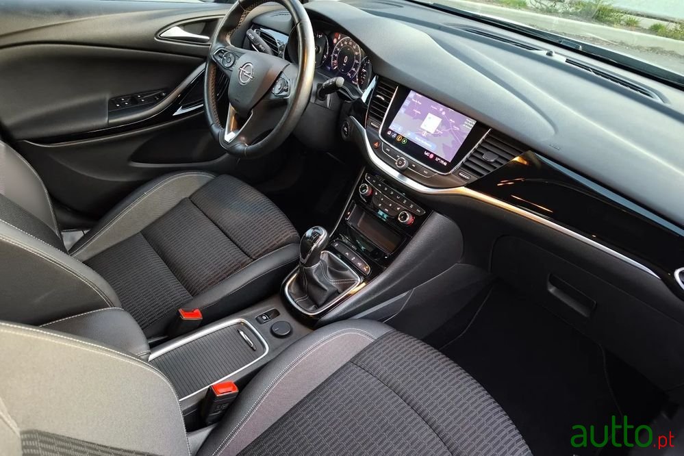 2020' Opel Astra Sports Tourer photo #6