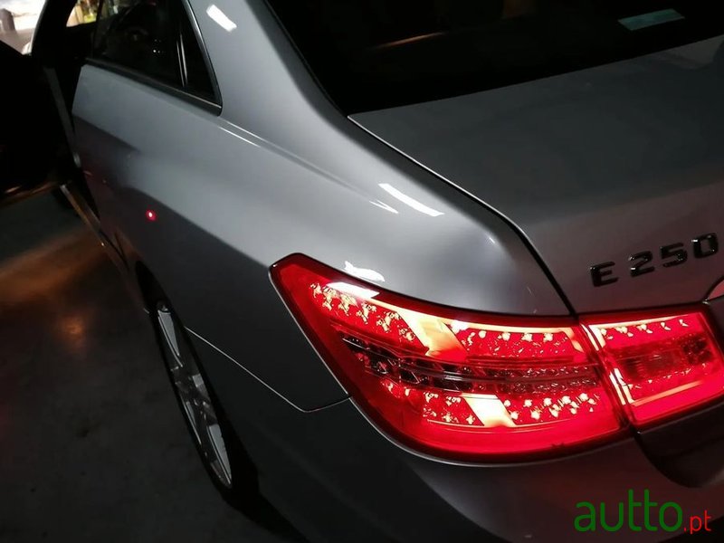 2012' Mercedes-Benz Classe E photo #6
