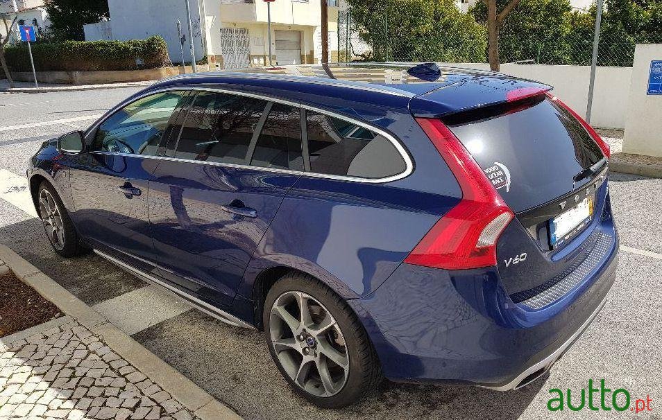 2015' Volvo V60 2.0 D4 Vor photo #5