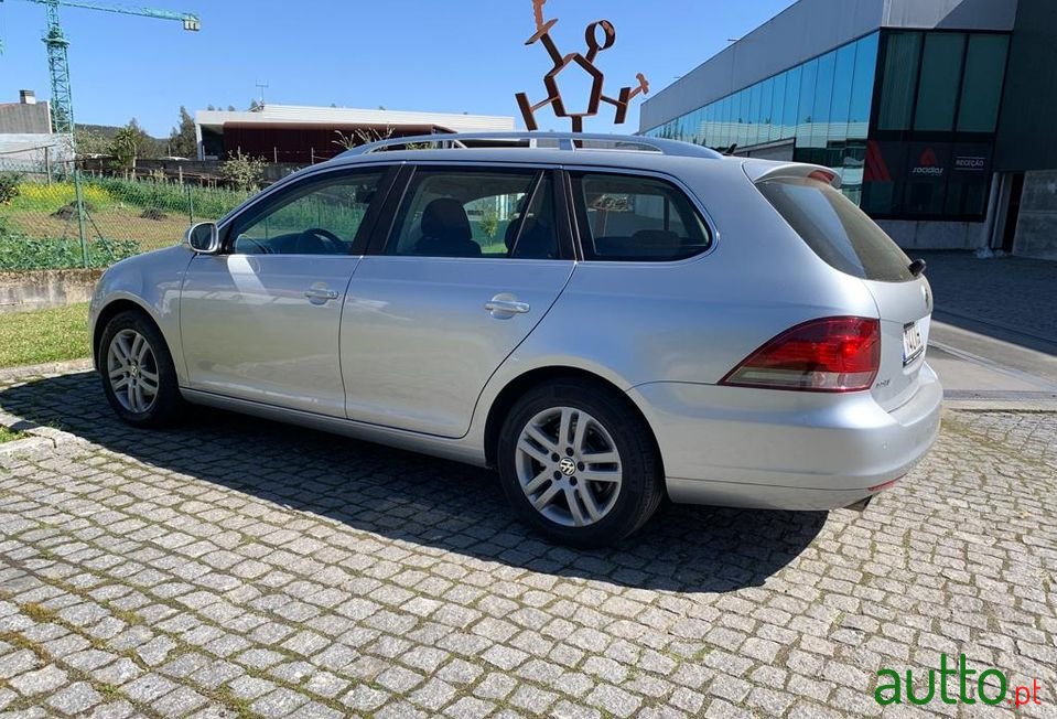 2011' Volkswagen Golf Variant photo #4