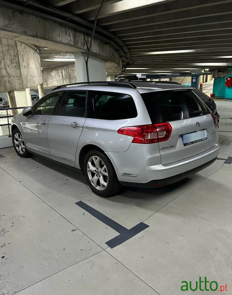 2008' Citroen C5 Tourer photo #3