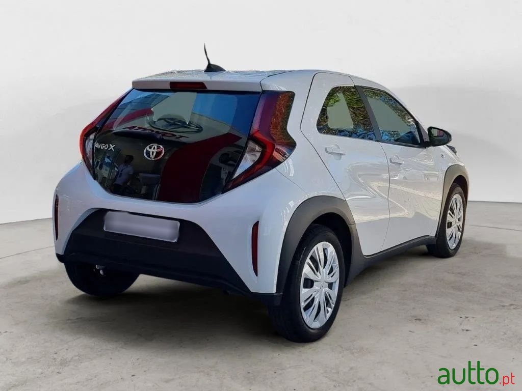 2023' Toyota Aygo X photo #5