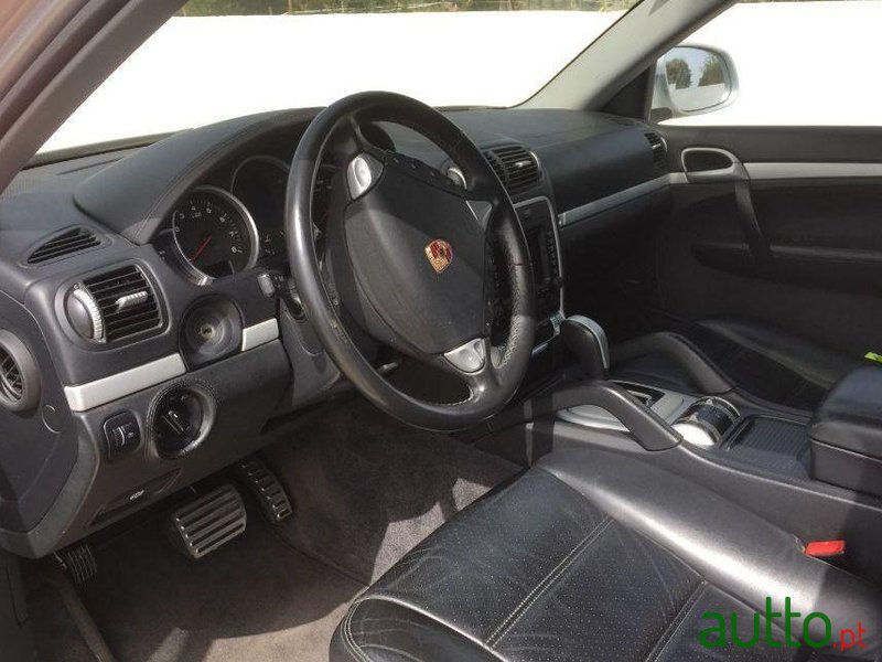 2004' Porsche Cayenne S photo #2