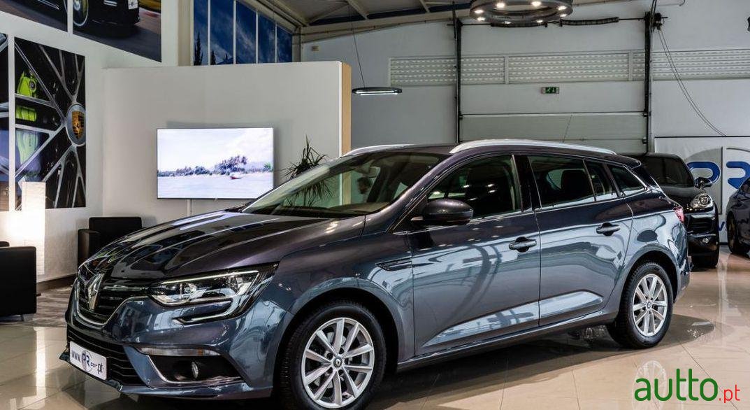 2017' Renault Megane Sport Tourer photo #3