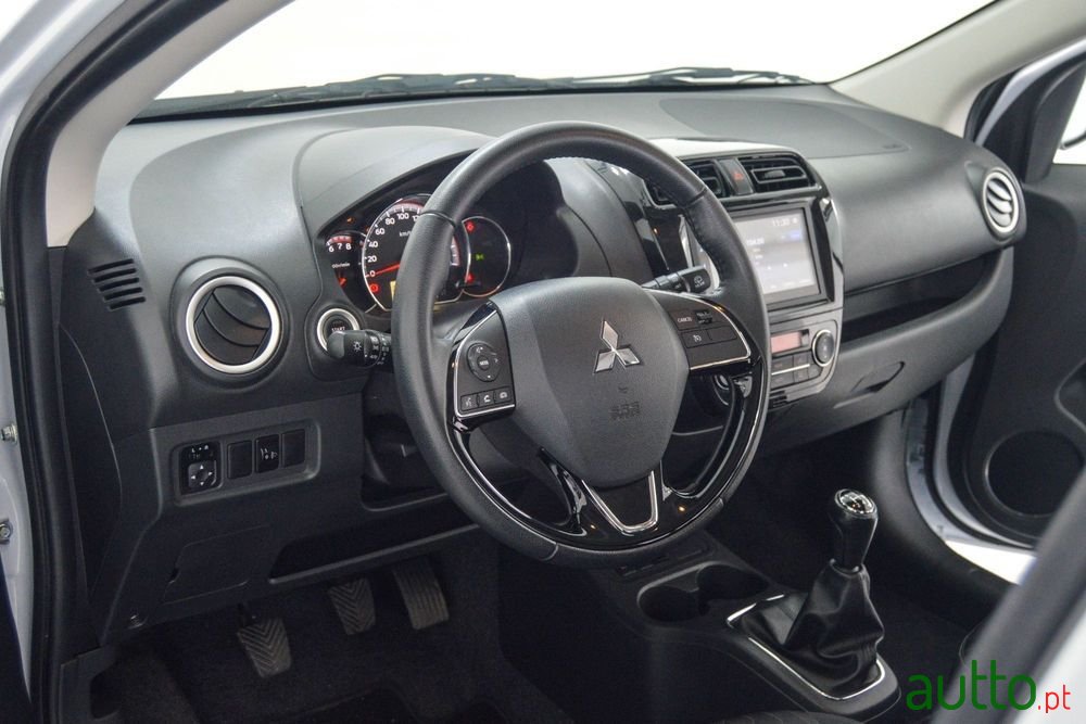 2023' Mitsubishi Space Star photo #5