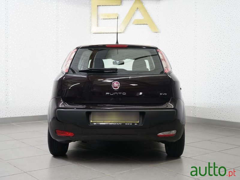 2011' Fiat Punto Evo photo #5