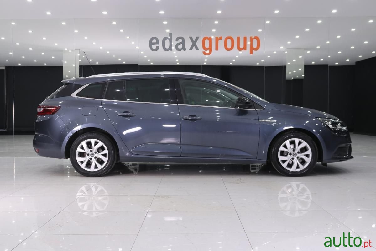 2018' Renault Megane Sport Tourer photo #2