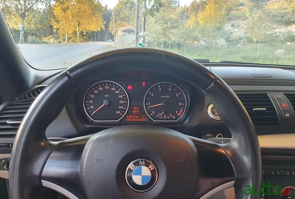 2008' BMW 120 photo #4