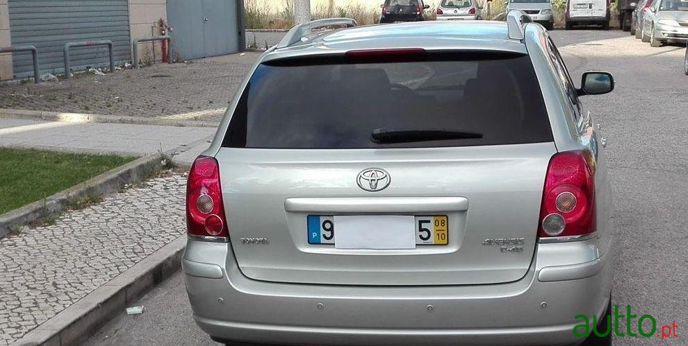 2008' Toyota Avensis Touring Sports Nacional photo #3