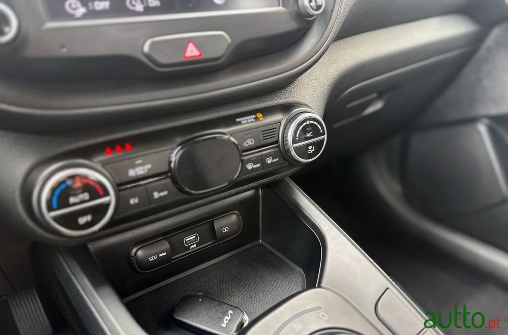 2021' Kia E-Soul photo #5