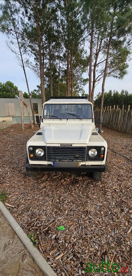 2001' Land Rover Defender photo #2