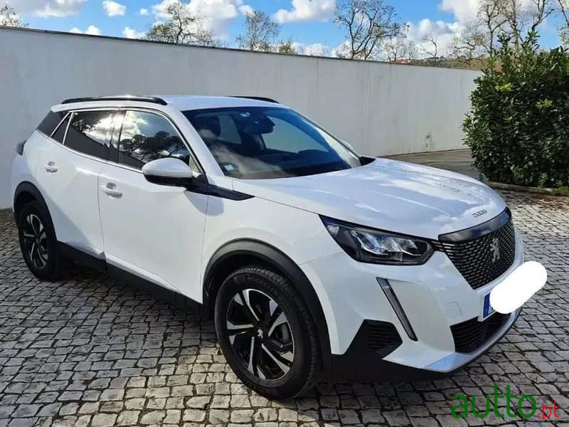 2021' Peugeot 2008 photo #3