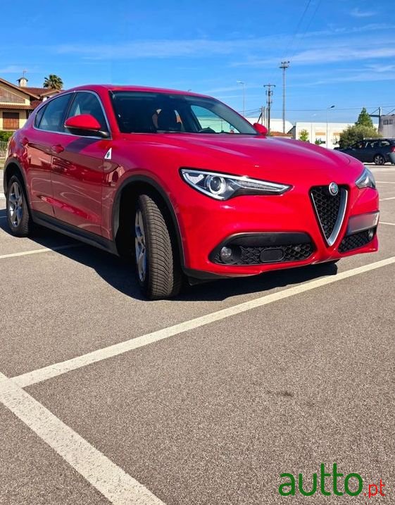 2017' Alfa Romeo Stelvio photo #3