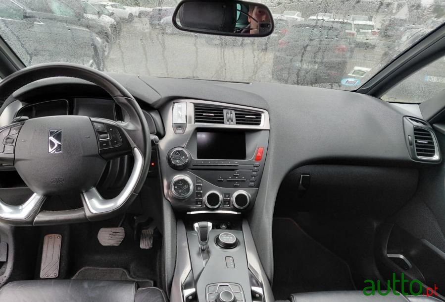 2013' DS Automobiles Ds5 photo #6