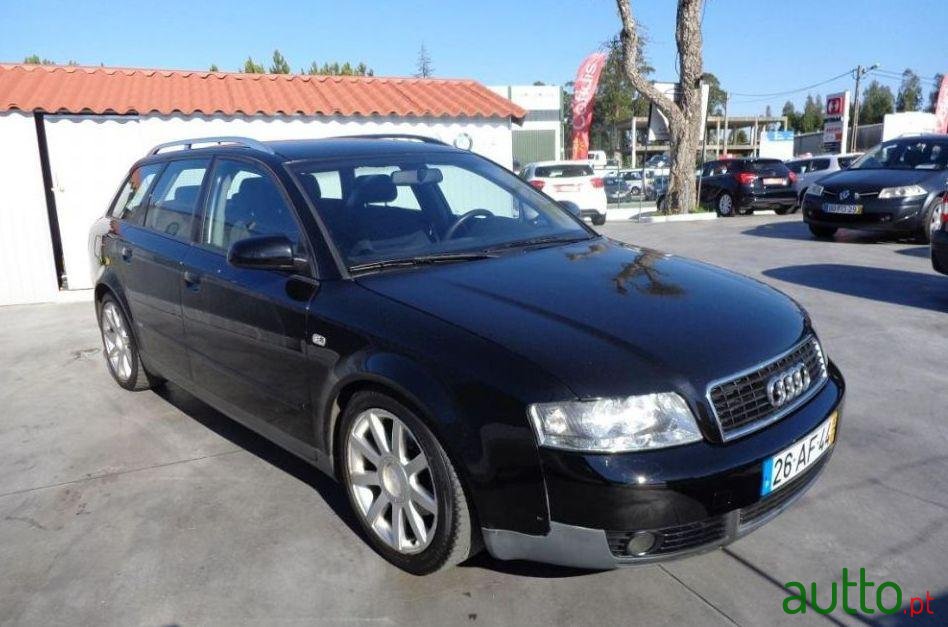 2002' Audi A4 Avant photo #2