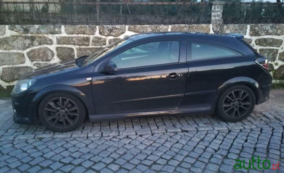 2008' Opel Astra Gtc photo #2